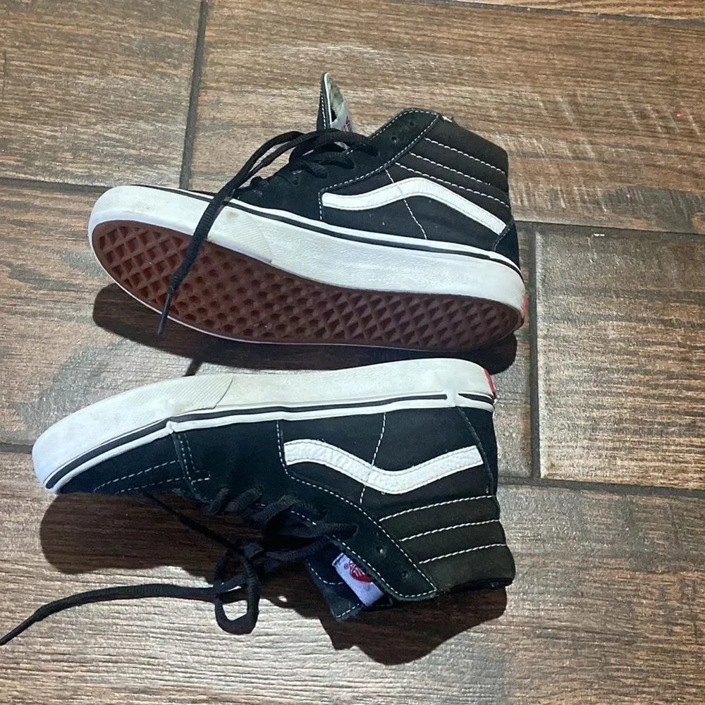 10/$50 Vans Off The Wall Suede l Unixes Shoes Size MX 21  Size SU 2